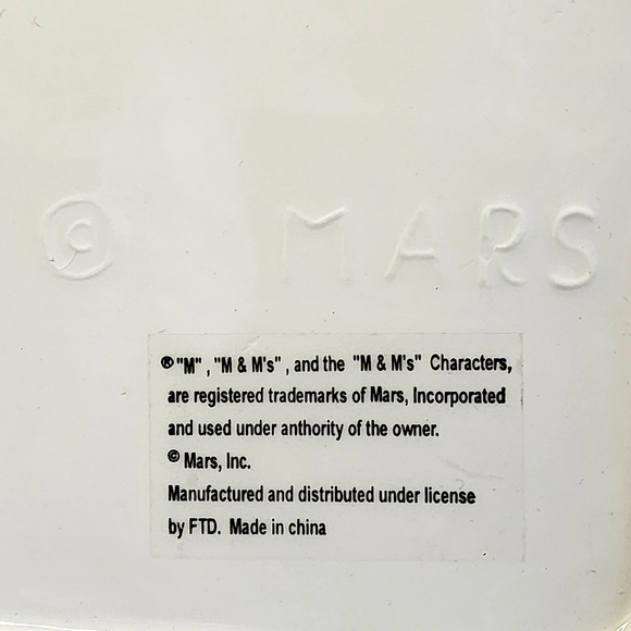 Vintage Mars M&Ms Candy Fireplace Christmas Planter - Picture 9 of 9